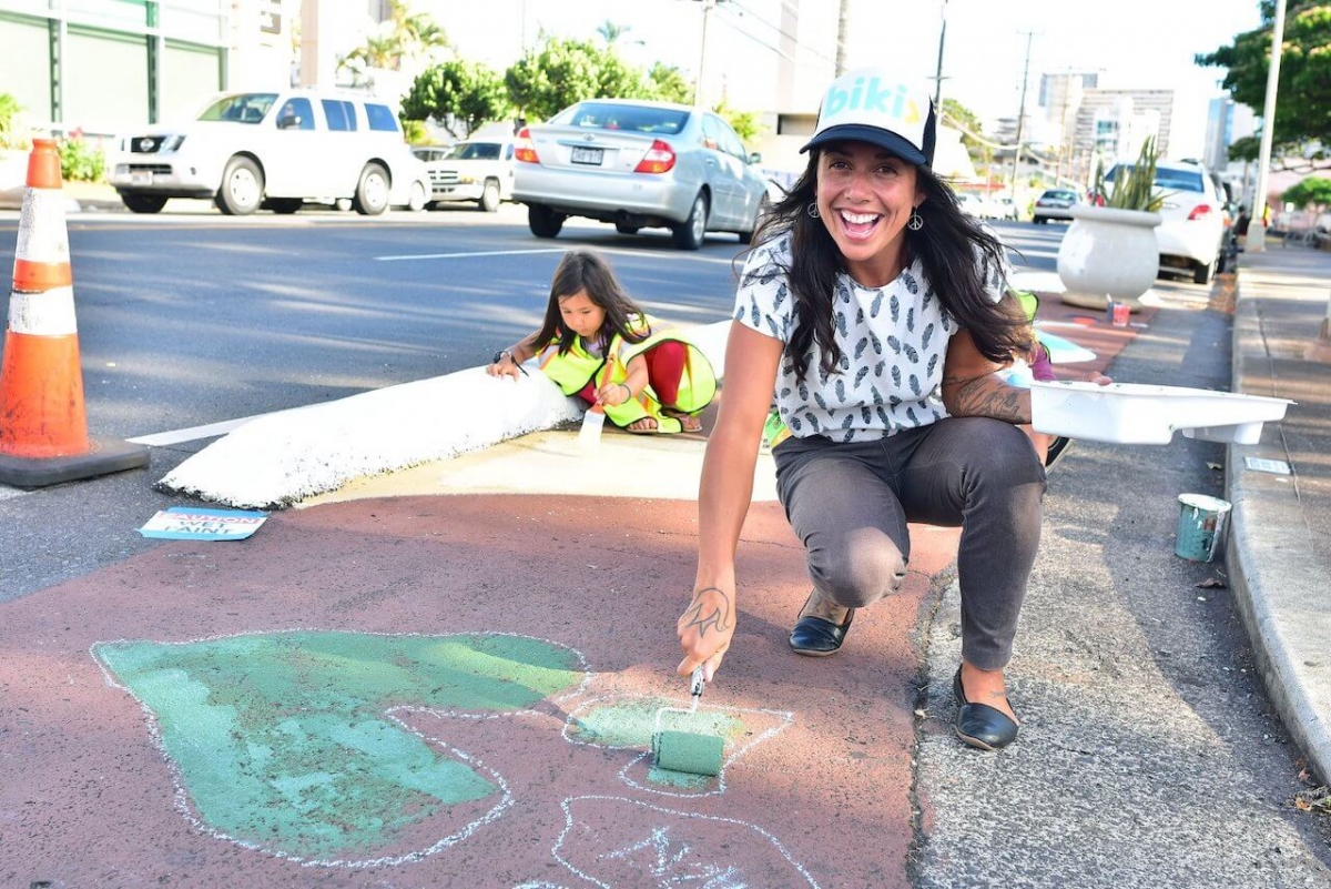 woman painting 